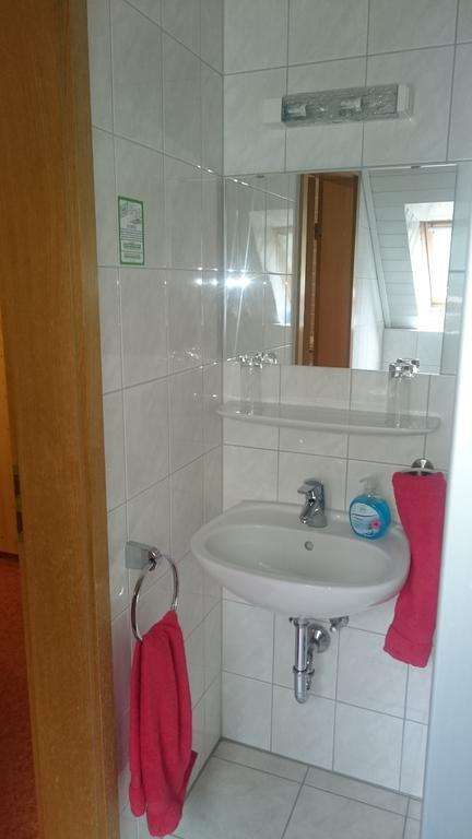 Gasthof Wilhelm Tell Fremdenzimmer Zirndorf Bagian luar foto