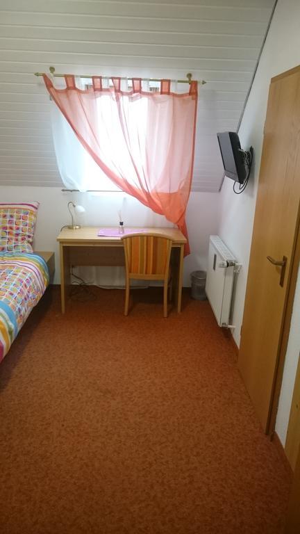 Gasthof Wilhelm Tell Fremdenzimmer Zirndorf Bagian luar foto