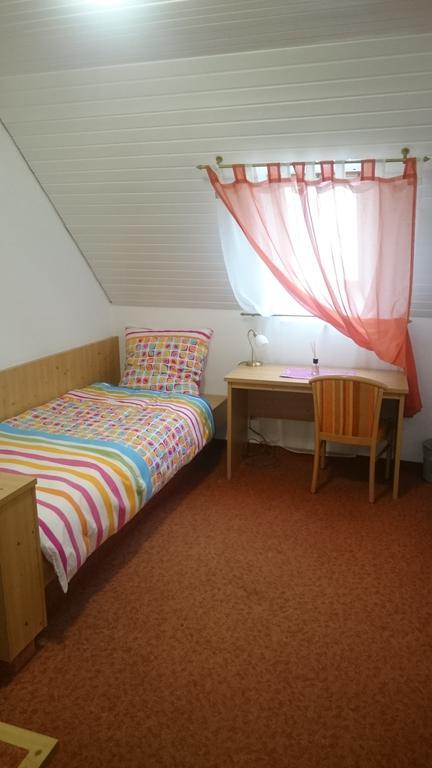 Gasthof Wilhelm Tell Fremdenzimmer Zirndorf Bagian luar foto