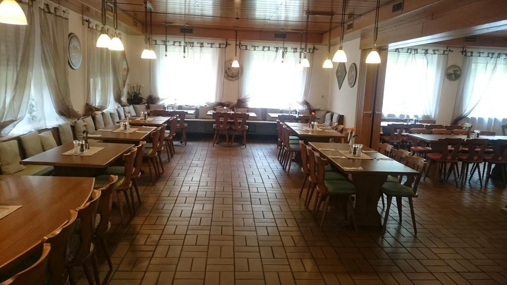 Gasthof Wilhelm Tell Fremdenzimmer Zirndorf Bagian luar foto